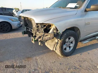 2017 Ram 1500 SLT z VIN 1C6RR6GG3HS730155, wystawiony jako IAAI lot #41929530 z przebiegiem 180 690 mil mil oraz . Historia ofert i sprzedaży dostępna na DreamBid. Obrazek 18.