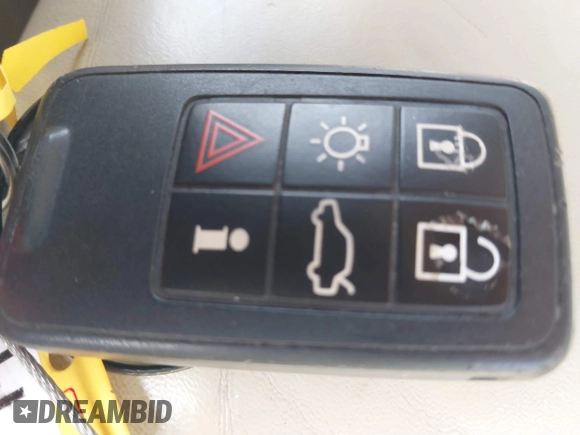 2014 Volvo S60 T5 z VIN YV1612FSXE2277644, wystawiony jako IAAI lot #42405453 z przebiegiem Nie podano mil oraz . Historia ofert i sprzedaży dostępna na DreamBid. Obrazek 11.