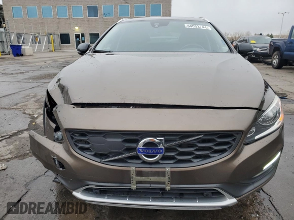 2015 Volvo V60 T5 z VIN YV4612HK7F1000537, wystawiony jako Copart lot #84033744 z przebiegiem 76 563 mil mil oraz Szkoda całkowita • Salvage title. Historia ofert i sprzedaży dostępna na DreamBid. Obrazek 5.