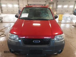 2005 Ford Escape XLT with VIN 1FMYU03115KA75972, listed as a IAAI auction lot 42058791 with 205,005 mi miles and . Bid and sale history available at DreamBid. Image 6.