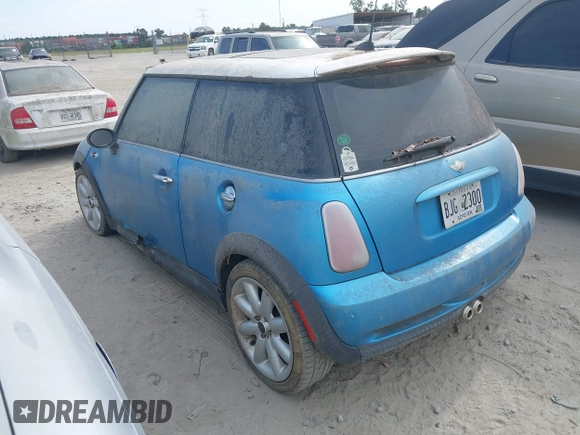 2005 MINI Hardtop S with VIN WMWRE33485TD93860, listed as a IAAI auction lot 42086756 with Not Provided miles and . Bid and sale history available at DreamBid. Image 3.