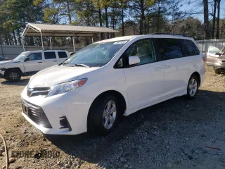 2019 Toyota Sienna LE Auto Access Seat with VIN 5TDKZ3DC8KS017441, listed as a Copart auction lot 46827085 with 61,948 mi miles and Salvage Title. Bid and sale history available at DreamBid. Image 1.