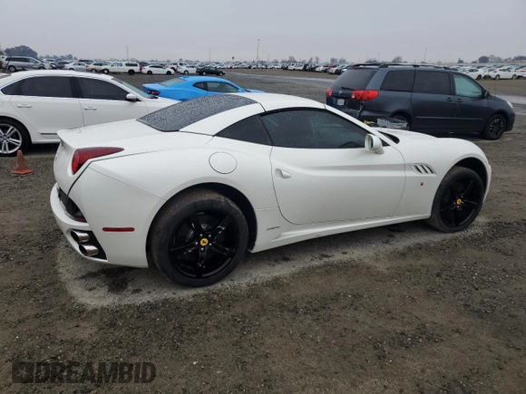 2012 Ferrari California z VIN ZFF65TJA9C0186664, wystawiony jako Copart lot #43286695 z przebiegiem Nie podano mil oraz Szkoda całkowita • Salvage title. Historia ofert i sprzedaży dostępna na DreamBid. Obrazek 3.