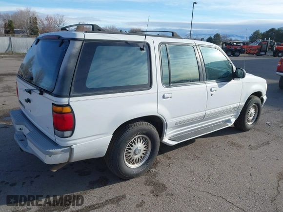 1995 Ford Explorer Eddie Bauer z VIN 1FMDU34X4SZB10719, wystawiony jako IAAI lot #41808364 z przebiegiem 140 085 mil mil oraz . Historia ofert i sprzedaży dostępna na DreamBid. Obrazek 4.