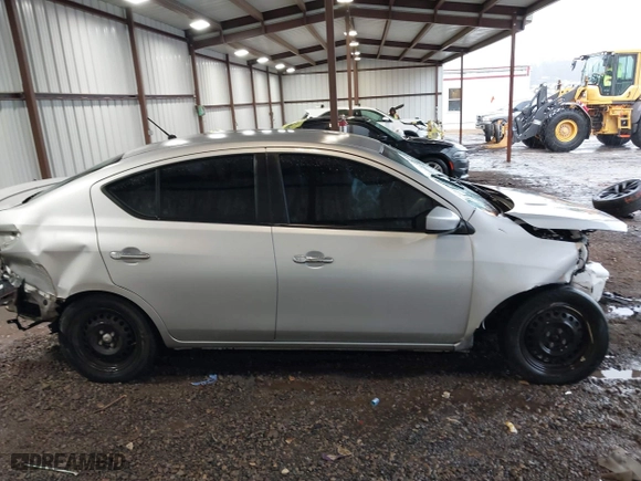 2019 Nissan Versa Sedan SV with VIN 3N1CN7AP3KL880199, listed as a IAAI auction lot 41571655 with 84,561 mi miles. Bid and sale history available at carsss.com. Image 13.
