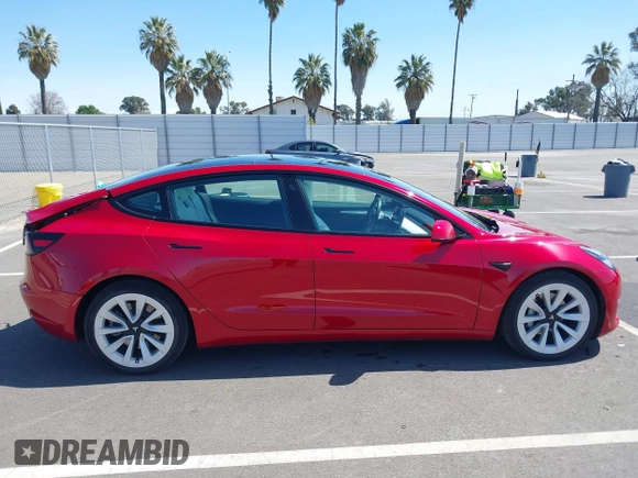 2021 Tesla Model 3 Long Range z VIN 5YJ3E1EB1MF997208, wystawiony jako IAAI lot #41944276 z przebiegiem 110 361 mil mil oraz . Historia ofert i sprzedaży dostępna na DreamBid. Obrazek 13.