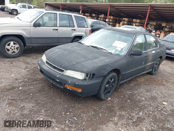 1997 Honda Accord LX with VIN 1HGCD563XVA027015, listed as a IAAI auction lot 41740173 with 461,837 mi miles and . Bid and sale history available at carsss.com. Image 2.