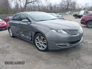 2014 Lincoln MKZ with VIN 3LN6L2GK2ER818577, listed as a IAAI auction lot 41929913 with 185,062 mi miles. Bid and sale history available at carsss.com. Image 1.