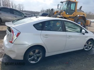 2013 Toyota Prius One z VIN JTDKN3DU7D5599352, wystawiony jako IAAI lot #41822091 z przebiegiem 198 360 mil mil oraz . Historia ofert i sprzedaży dostępna na DreamBid. Obrazek 13.