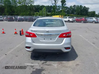 2019 Nissan Sentra S z VIN 3N1AB7AP6KY205658, wystawiony jako IAAI lot #42151392 z przebiegiem 80 395 mil mil oraz . Historia ofert i sprzedaży dostępna na DreamBid. Obrazek 16.