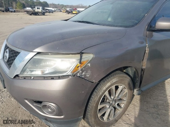 2014 Nissan Pathfinder Platinum with VIN 5N1AR2MMXEC623730, listed as a IAAI auction lot 41667666 with 206,630 mi miles. Bid and sale history available at carsss.com. Image 6.