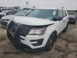 2016 Ford Utility Police Interceptor with VIN 1FM5K8ARXGGC26877, listed as a Copart auction lot 64150904 with 215,019 mi miles and Salvage Title. Bid and sale history available at carsss.com. Image 1.