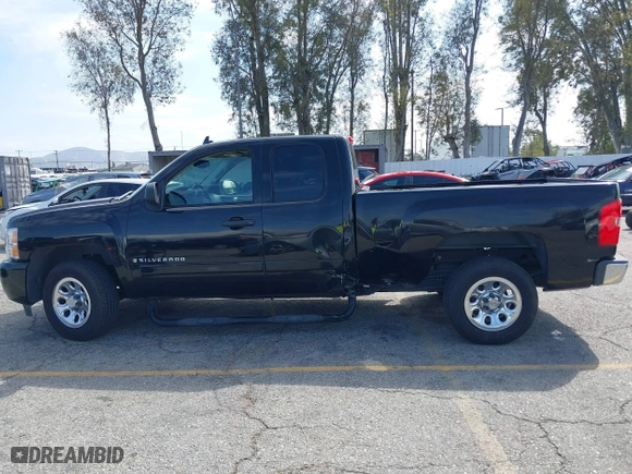 2007 Chevrolet Silverado 1500 Work Truck with VIN 1GCEC19C57Z567861, listed as a IAAI auction lot 41817302 with 134,250 mi miles. Bid and sale history available at carsss.com. Image 14.