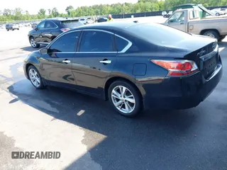 2015 Nissan Altima S with VIN 1N4AL3APXFC142202, listed as a IAAI auction lot 42107010 with 188,447 mi miles and . Bid and sale history available at DreamBid. Image 3.