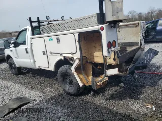 2002 Ford F-350 with VIN 1FDSF35F52EB01591, listed as a Copart auction lot 48350595 with 233,914 mi miles and Salvage title. Bid and sale history available at DreamBid. Image 2.