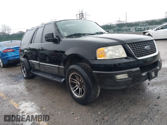 2003 Ford Expedition Special Service with VIN 1FMFU15L43LC27293, listed as a IAAI auction lot 41447025 with 250,000 mi miles. Bid and sale history available at carsss.com. Image 1.