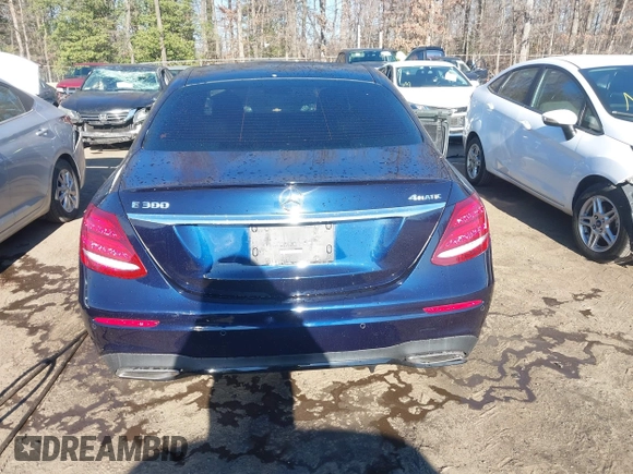 2019 Mercedes-Benz E-Class E 300 with VIN WDDZF4KB8KA624403, listed as a IAAI auction lot 40979733 with 76,496 mi miles. Bid and sale history available at carsss.com. Image 16.