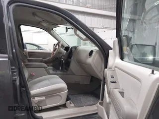 2007 Ford Explorer XLT with VIN 1FMEU73E27UB19323, listed as a IAAI auction lot 41667251 with 194,262 mi miles. Bid and sale history available at carsss.com. Image 5.