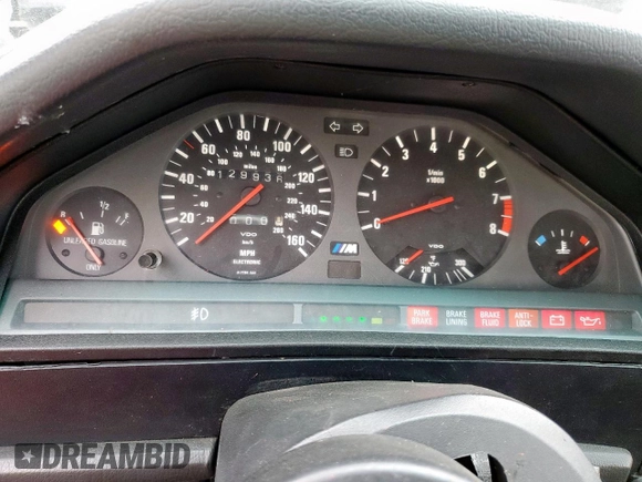 1991 BMW M3 z VIN WBSAK0310MAE34501, wystawiony jako Copart lot #45642275 z przebiegiem 129 936 mil mil oraz Czysty tytuł • Clean title. Historia ofert i sprzedaży dostępna na DreamBid. Obrazek 9.