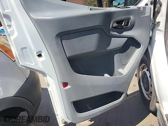 2019 Ford Transit z VIN 1FTYR1YG1KKB57785, wystawiony jako IAAI lot #42888449 z przebiegiem 39 580 mil mil oraz . Historia ofert i sprzedaży dostępna na DreamBid. Obrazek 8.