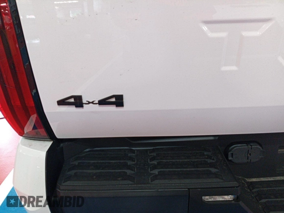 2022 Toyota Tundra SR with VIN 5TFKB5DAXNX006096, listed as a IAAI auction lot 42727998 with 44,389 mi miles and . Bid and sale history available at DreamBid. Image 9.