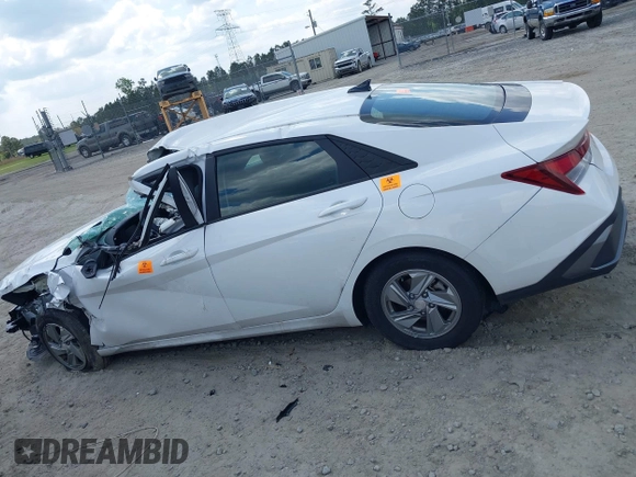 2024 Hyundai Elantra SE z VIN KMHLL4DG1RU798092, wystawiony jako IAAI lot #41985256 z przebiegiem 24 940 mil mil oraz . Historia ofert i sprzedaży dostępna na DreamBid. Obrazek 15.