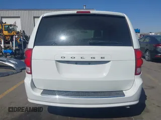 2017 Dodge Grand Caravan SE Plus z VIN 2C4RDGBG2HR741587, wystawiony jako IAAI lot #41965041 z przebiegiem 88 112 mil mil oraz . Historia ofert i sprzedaży dostępna na DreamBid. Obrazek 16.