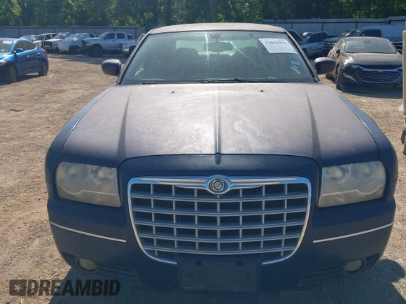2006 Chrysler 300 Touring with VIN 2C3KA53G86H112808, listed as a IAAI auction lot 42036392 with Not Provided miles. Bid and sale history available at carsss.com. Image 6.