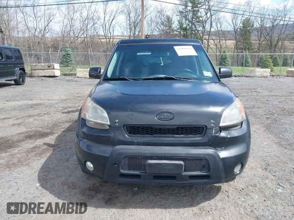 2010 Kia Soul + with VIN KNDJT2A29A7038620, listed as a IAAI auction lot 41989573 with 141,312 mi miles. Bid and sale history available at carsss.com. Image 6.