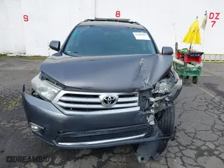 2013 Toyota Highlander Limited with VIN 5TDYK3EH5DS092173, listed as a IAAI auction lot 41484395 with 119,138 mi miles. Bid and sale history available at carsss.com. Image 12.