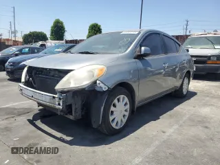 2013 Nissan Versa SV with VIN 3N1CN7AP8DL886678, listed as a Copart auction lot 63053235 with 135,082 mi miles and Salvage title. Bid and sale history available at DreamBid. Image 1.
