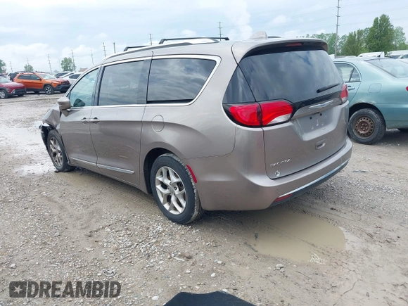 2018 Chrysler Pacifica Touring L Plus z VIN 2C4RC1EG8JR293843, wystawiony jako IAAI lot #42193451 z przebiegiem 115 588 mil mil oraz . Historia ofert i sprzedaży dostępna na DreamBid. Obrazek 3.