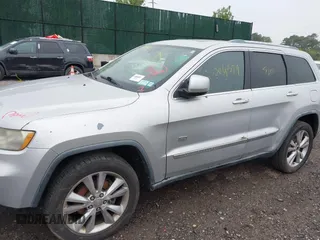 2011 Jeep Grand Cherokee Laredo with VIN 1J4RR4GG6BC646405, listed as a IAAI auction lot 42193470 with Not provided miles and . Bid and sale history available at DreamBid. Image 6.