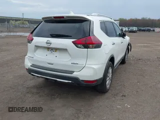 2019 Nissan Rogue SV with VIN KNMAT2MVXKP528443, listed as a IAAI auction lot 40556136 with 176,994 mi miles. Bid and sale history available at carsss.com. Image 4.