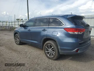 2017 Toyota Highlander XLE with VIN 5TDKZRFH4HS215440, listed as a Copart auction lot 61373345 with 171,924 mi miles and Clean title. Bid and sale history available at DreamBid. Image 2.