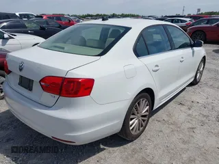 2013 Volkswagen Jetta TDI w/Premium/Nav с VIN 3VWLL7AJ2DM203802, выставлен на аукционе IAAI как лот 42311963 с пробегом 136 099 миль миль и . История ставок и продаж доступна на DreamBid. Изображение 4.