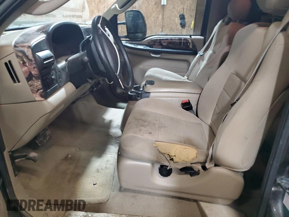 2005 Ford F-250 XL z VIN 1FTSX215X5EC77078, wystawiony jako Copart lot #43206515 z przebiegiem 174 764 mil mil oraz Szkoda całkowita • Salvage title. Historia ofert i sprzedaży dostępna na DreamBid. Obrazek 7.