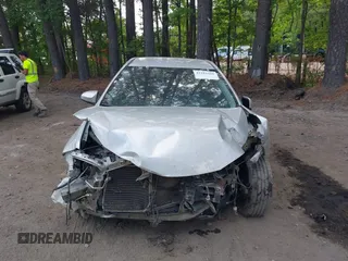 2018 Toyota Corolla L z VIN 5YFBURHE7JP812470, wystawiony jako IAAI lot #42183208 z przebiegiem 243 880 mil mil oraz . Historia ofert i sprzedaży dostępna na DreamBid. Obrazek 12.