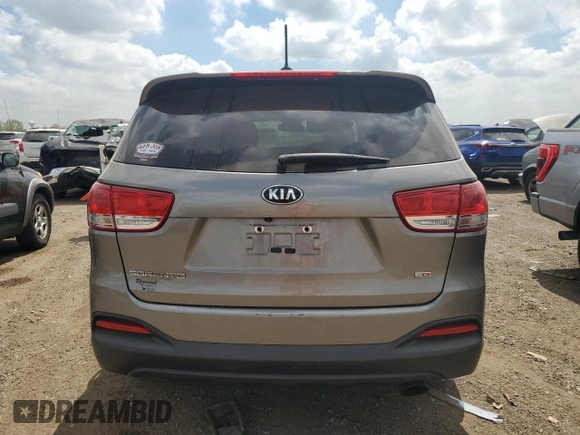 2017 Kia Sorento LX z VIN 5XYPG4A33HG329565, wystawiony jako Copart lot #56871105 z przebiegiem 92 652 mil mil oraz Szkoda całkowita • Salvage title. Historia ofert i sprzedaży dostępna na DreamBid. Obrazek 6.
