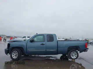 2010 Chevrolet Silverado 1500 LS with VIN 1GCSCREA5AZ176206, listed as a IAAI auction lot 41003831 with 126,617 mi miles. Bid and sale history available at carsss.com. Image 15.