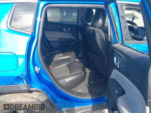 2022 Jeep Compass Latitude with VIN 3C4NJCBB6NT229148, listed as a IAAI auction lot 42342559 with 26,915 mi miles and . Bid and sale history available at DreamBid. Image 8.