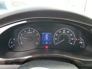 2013 Hyundai Genesis 3.8L z VIN KMHGC4DD2DU234242, wystawiony jako Copart lot #59992075 z przebiegiem 191 254 mil mil oraz Szkoda całkowita • Salvage title. Historia ofert i sprzedaży dostępna na DreamBid. Obrazek 9.