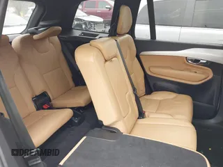 2017 Volvo XC90 Momentum with VIN YV4A22PK7H1134864, listed as a IAAI auction lot 42013875 with 200,367 mi miles. Bid and sale history available at carsss.com. Image 8.