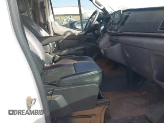 2020 Ford Transit Cargo z VIN 1FTBR1Y86LKA30515, wystawiony jako IAAI lot #41441522 z przebiegiem 84 331 mil mil oraz . Historia ofert i sprzedaży dostępna na DreamBid. Obrazek 8.