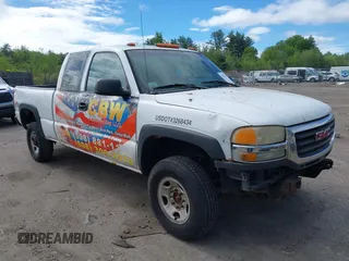 2005 GMC Sierra 2500HD SLT with VIN 1GTHK29U45E252794, listed as a IAAI auction lot 42253415 with 270,250 mi miles and . Bid and sale history available at DreamBid. Image 1.