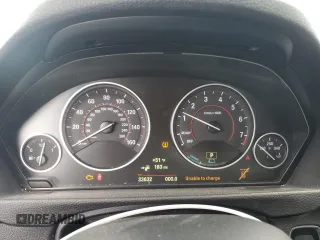 2018 BMW 3 Series 330e iPerformance with VIN WBA8E1C57JA180183, listed as a Copart auction lot 88513245 with 33,632 mi miles and Clean Title. Bid and sale history available at carsss.com. Image 9.