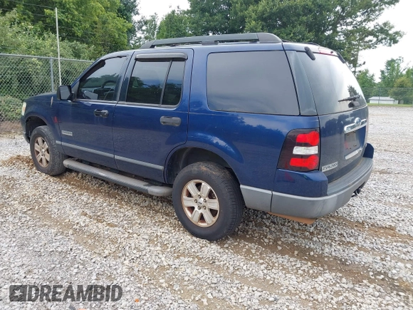 2006 Ford Explorer XLS z VIN 1FMEU62E86UA69991, wystawiony jako IAAI lot #42599509 z przebiegiem 163 531 mil mil oraz . Historia ofert i sprzedaży dostępna na DreamBid. Obrazek 3.
