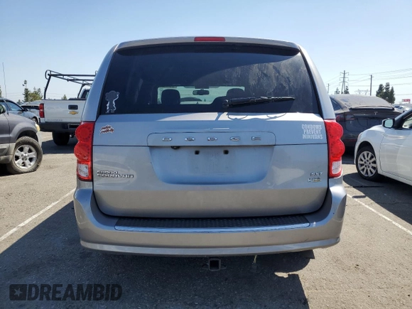 2018 Dodge Grand Caravan SXT z VIN 2C4RDGCG5JR159729, wystawiony jako Copart lot #52648025 z przebiegiem 141 960 mil mil oraz Szkoda całkowita • Salvage title. Historia ofert i sprzedaży dostępna na DreamBid. Obrazek 6.