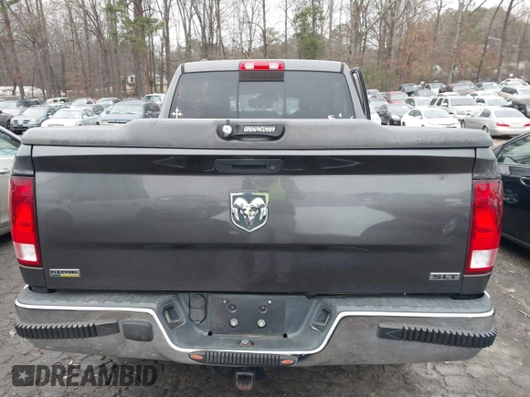 2015 Ram 1500 SLT z VIN 1C6RR6GG9FS512153, wystawiony jako IAAI lot #41475083 z przebiegiem 64 338 mil mil oraz . Historia ofert i sprzedaży dostępna na DreamBid. Obrazek 16.