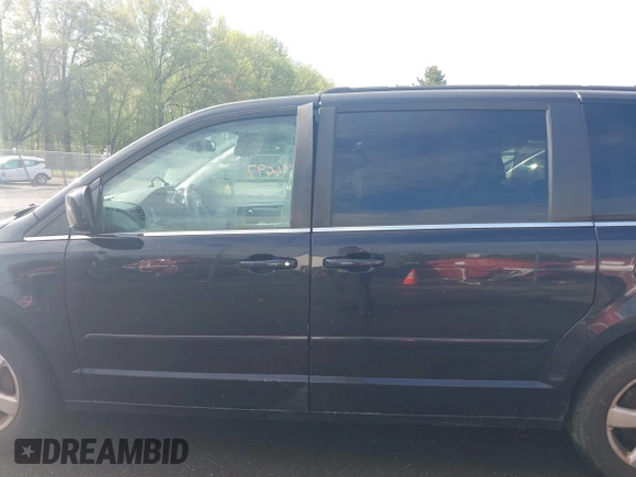 2011 Volkswagen Routan SE z VIN 2V4RW3DG3BR717246, wystawiony jako IAAI lot #42196697 z przebiegiem 155 375 mil mil oraz . Historia ofert i sprzedaży dostępna na DreamBid. Obrazek 14.